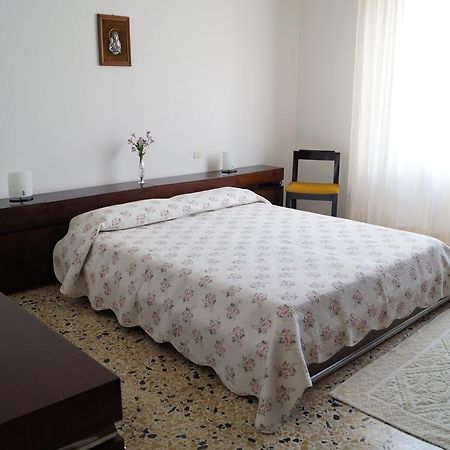 Il Melograno Bed and Breakfast Οριστάνο Δωμάτιο φωτογραφία